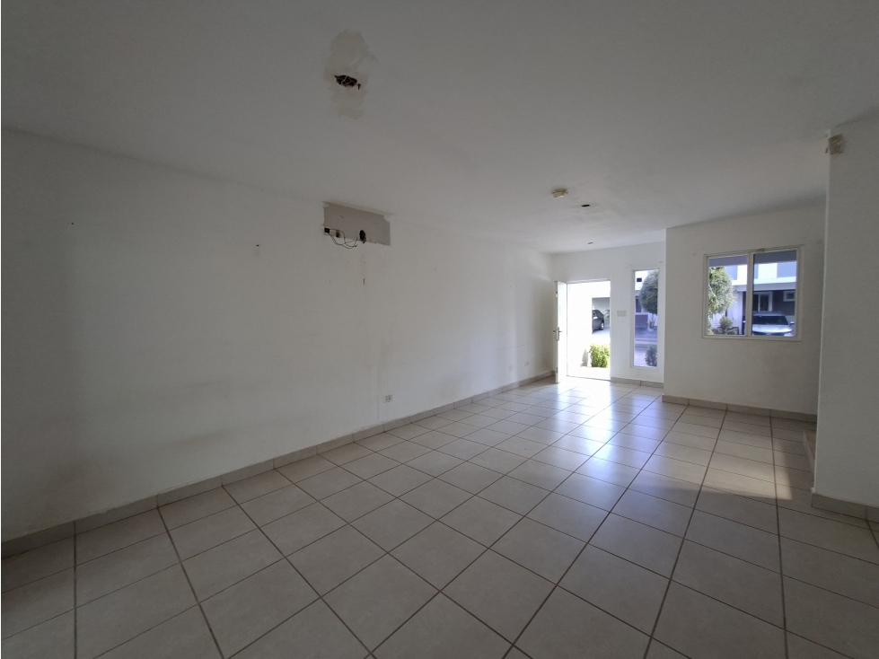 BRISAS DEL GOLF / VICTORIA / 200M / 3 HABITACIONES / PATIO / DUPLEX — foto 3