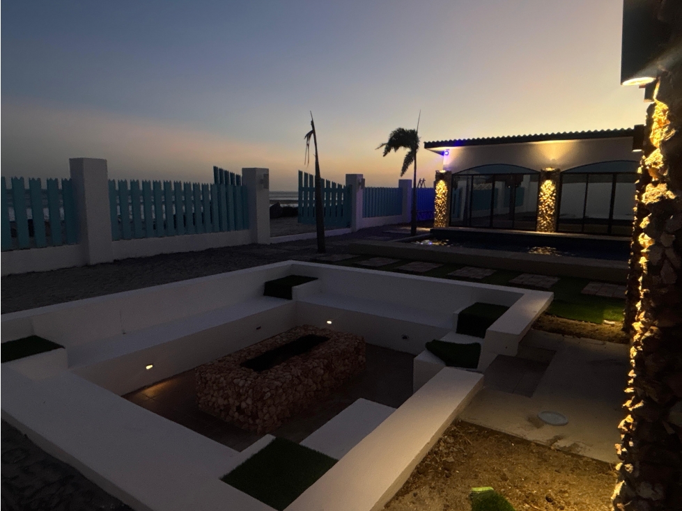 REMATO CASA DE 910M DE 2 HABITACIONES FRENTE AL MAR EN MALIBU — foto 6