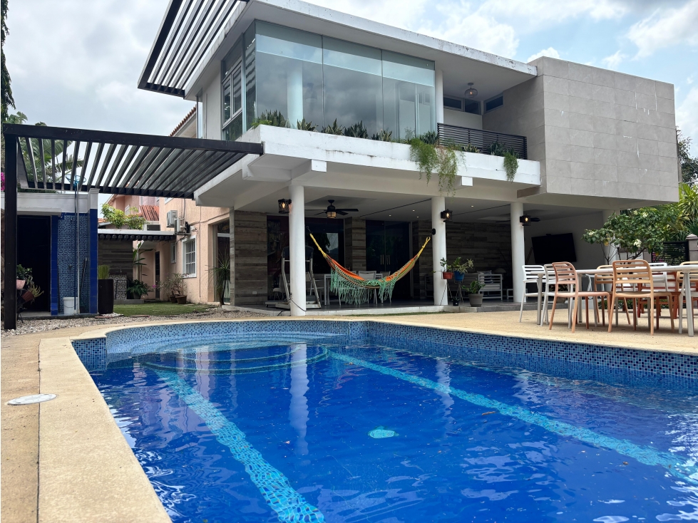 ALTOS DE PANAMA / CONDADO DEL REY / 5 HABITACIONES / 768 M2 / PISCINA