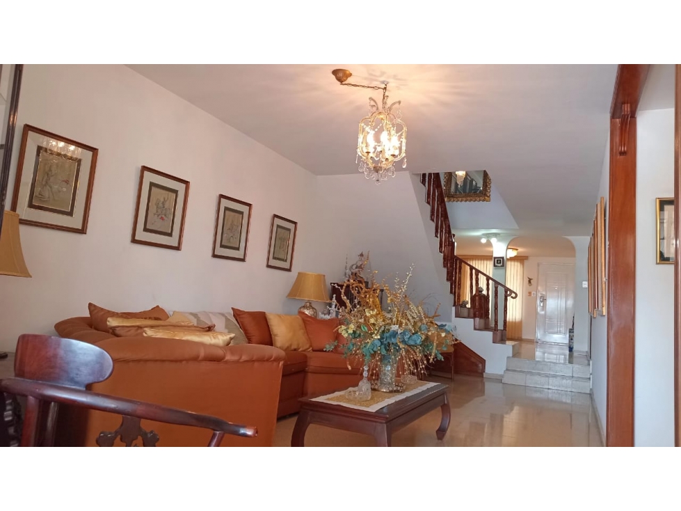 HATO PINTADO / 384M / 3 HABITACIONES / 2 PARKING / 2 NIVELES / TERRAZA - 2