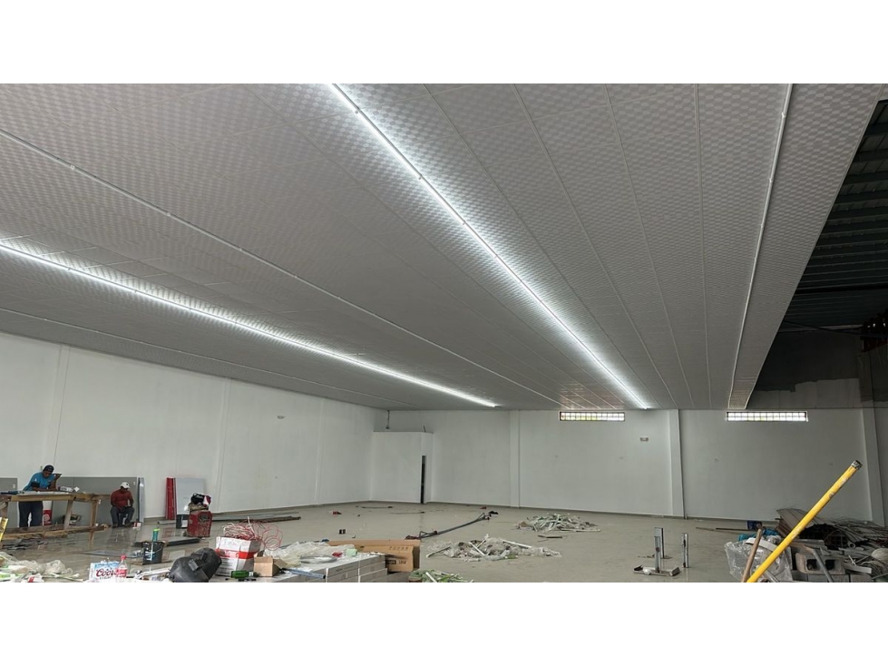 SE ALQUILA LOCAL EN ALTO DE PRADERA 1000 M2 IDEAL SUPER MARKET — foto 3