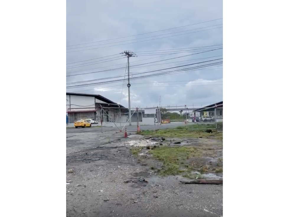 TERRENO PARA USO COMERCIAL / MAÑANITAS / CERCADO / 4518 M2