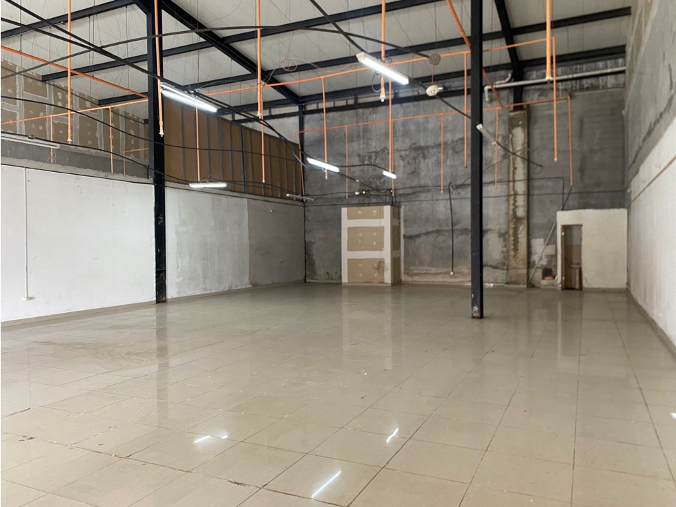 LOCAL / JUAN DIAZ / CRYSTAL PLAZA / 200M / PLANTA BAJA / VIA PRINCIPAL - 4