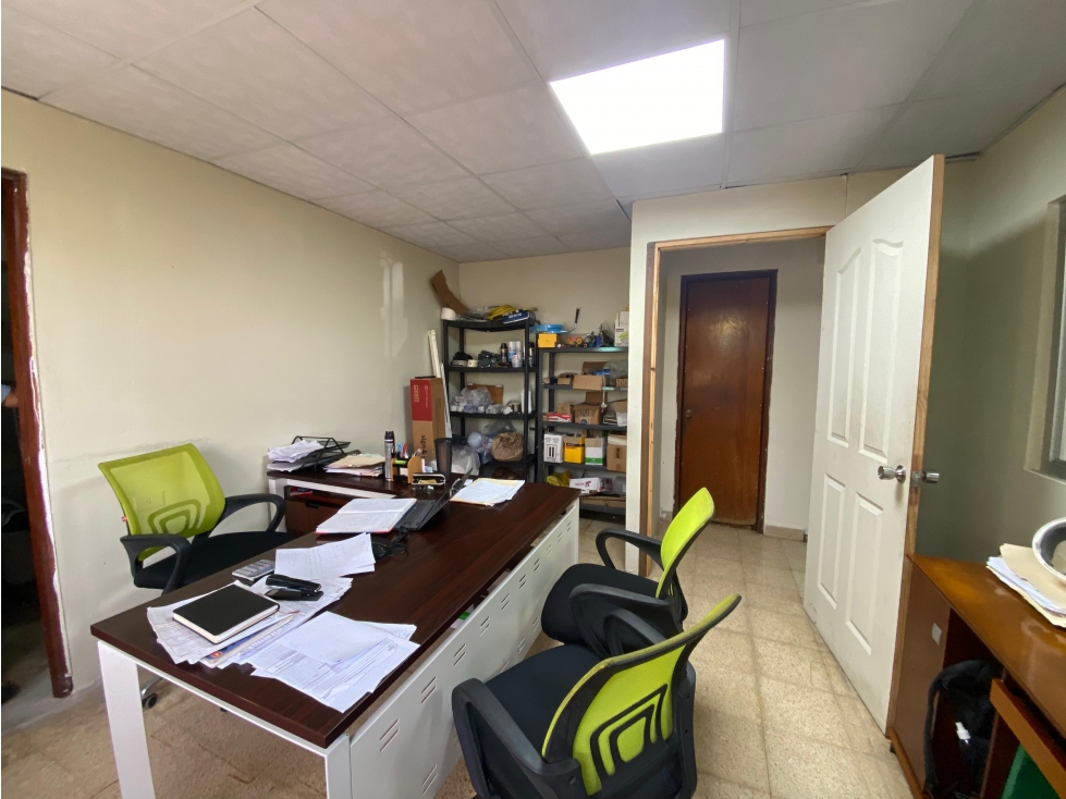 RIO ABAJO / OFICINAS Y GALERAS / 1748M / 3 NIVELES /CODIGO C-2 /RM1/JC - 6