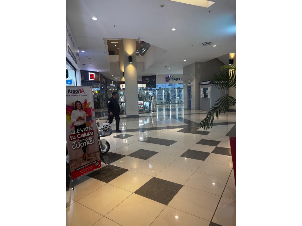 EL DORADO MALL / 130 M / PISO MEDIO / DIVISIONES / AIRE CENTRAL - 4