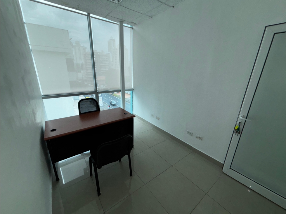 EL CARMEN / PLAZA KORINTHO / 9M / PISO MEDIO / FRENTE A VIA / AMOBLADO — foto 3