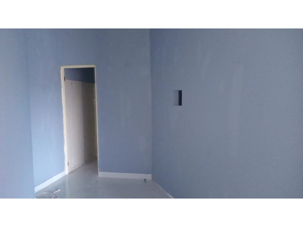 LOCAL / AVENIDA LA PULIDA / PH RIO PLAZA / 55 M2 / VACIO