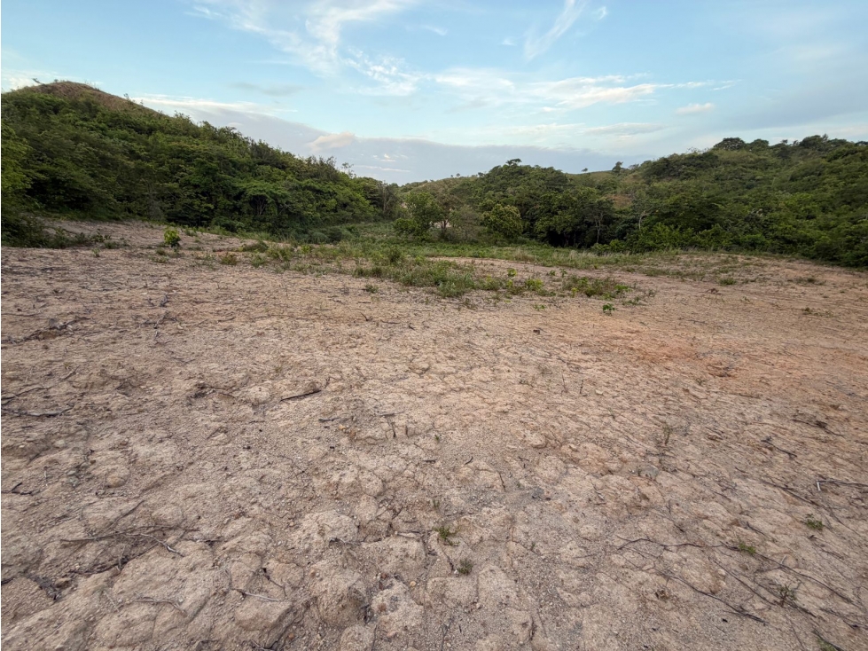 SE VENDE TERRENO 716 M2 EN CHAME EL CALVARIO VIA A LA LAGUNA