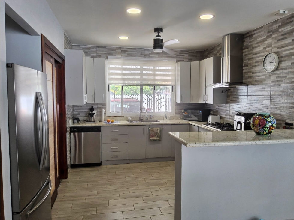 SE VENDE CASA EN CORONADO GOLF & BEACH CLUB 800 M2 CON PISCINA — foto 6