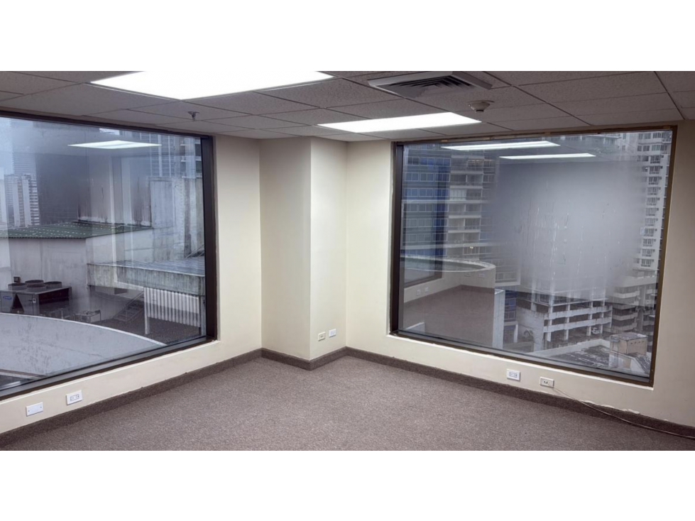OFICINA / MARBELLA / WORLD TRADE CENTER / 109M / 1 BAÑO / DIVISIONES