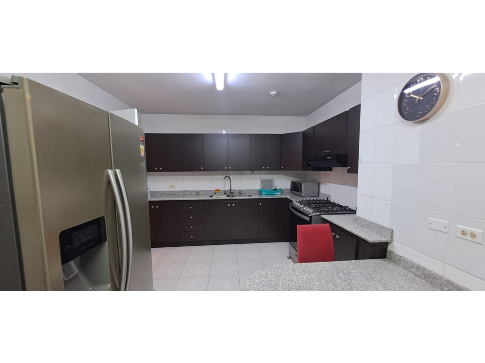 SE ALQUILA APARTAMENTO OBARRIO THE MILLENIUM 180M AMOBLADO — foto 4