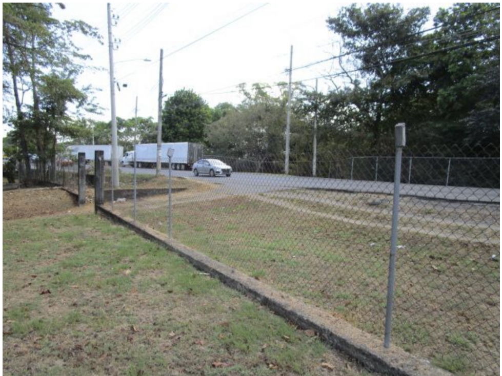 TERRENO COMERCIAL / A 850 MTS DE MELO / 24 DE DICIEMBRE / 3874M - 3