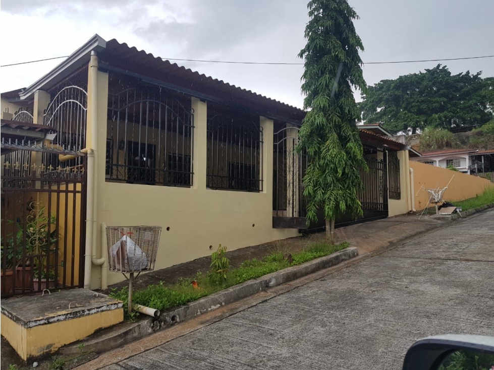 ARRAIJAN / VILLAS EL CARRIZAL / 3 HABITACIONES / 250m2 / VACIO