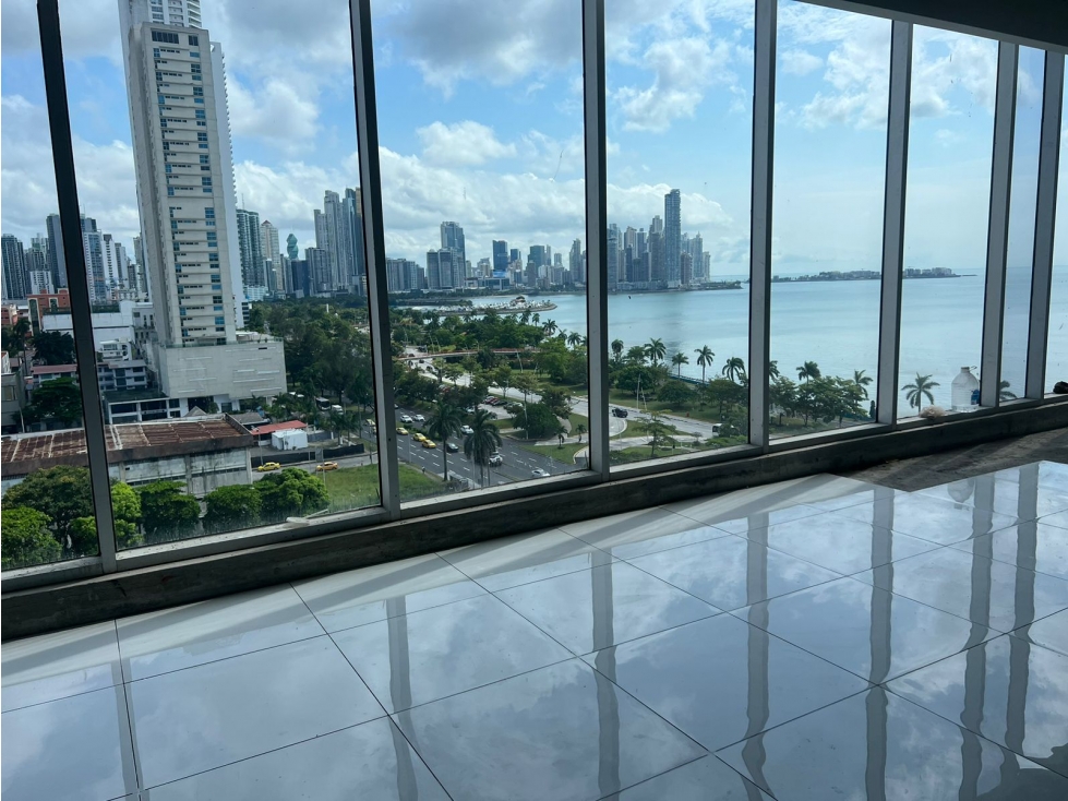 SE VENDE OFICINA AVE. BALBOA TORRE BOC INTERPLUS 166M 3 PARKING YG — foto 4
