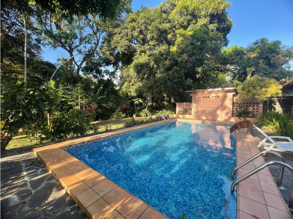 LAS CUMBRES / 3502M2 / 5 HABITACIONES / PISCINA / JARDIN - 3