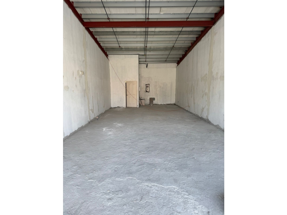 PLAZA FARALLONES / RIO HATO / 90M / LOCALES COMERCIALES JC - 5