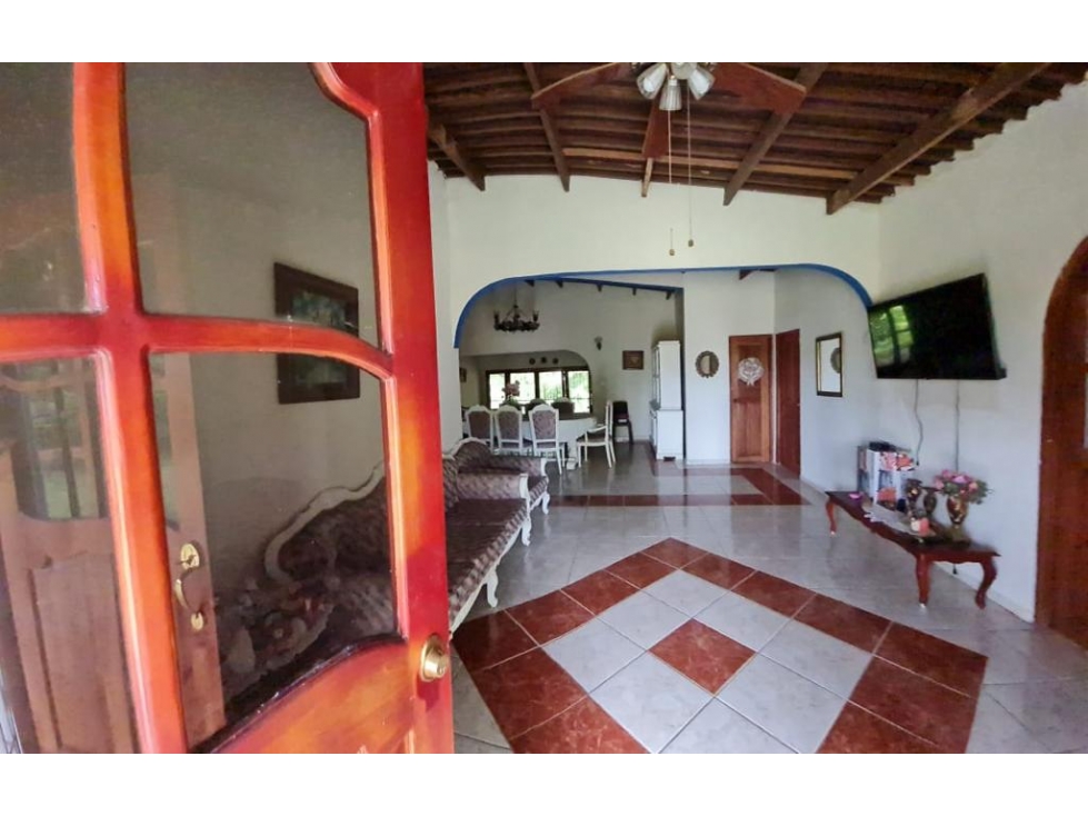 NUEVA GORGONA / 4 HECTAREAS / 5 HABITACIONES / PISCINA — foto 4