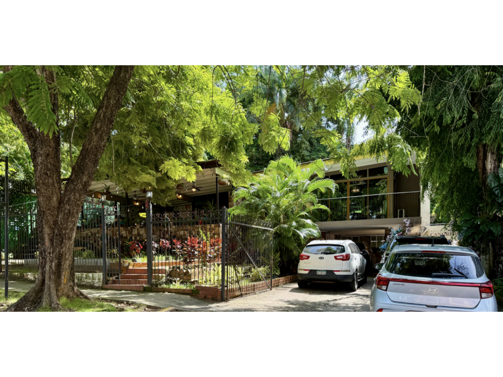 EL CANGREJO / COMERCIAL O RESIDENCIAL / 900 M2 / 1ZM7 / FRENTE A VIA - 1