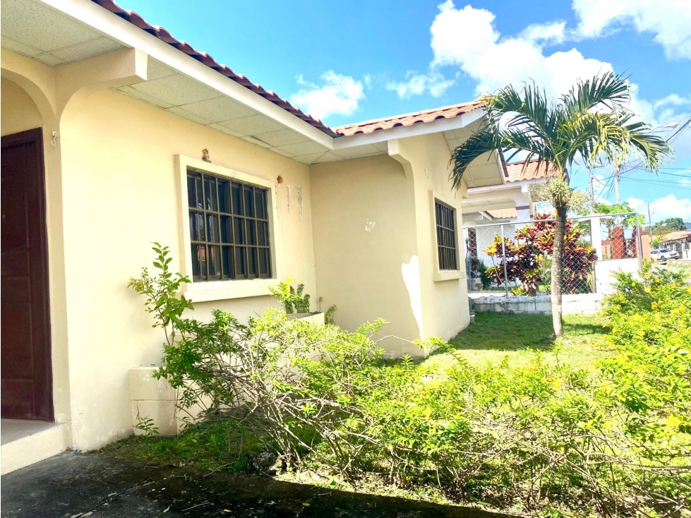 SE VENDE CASA EN COCLE ANTON 374 M2 CON TERRAZA