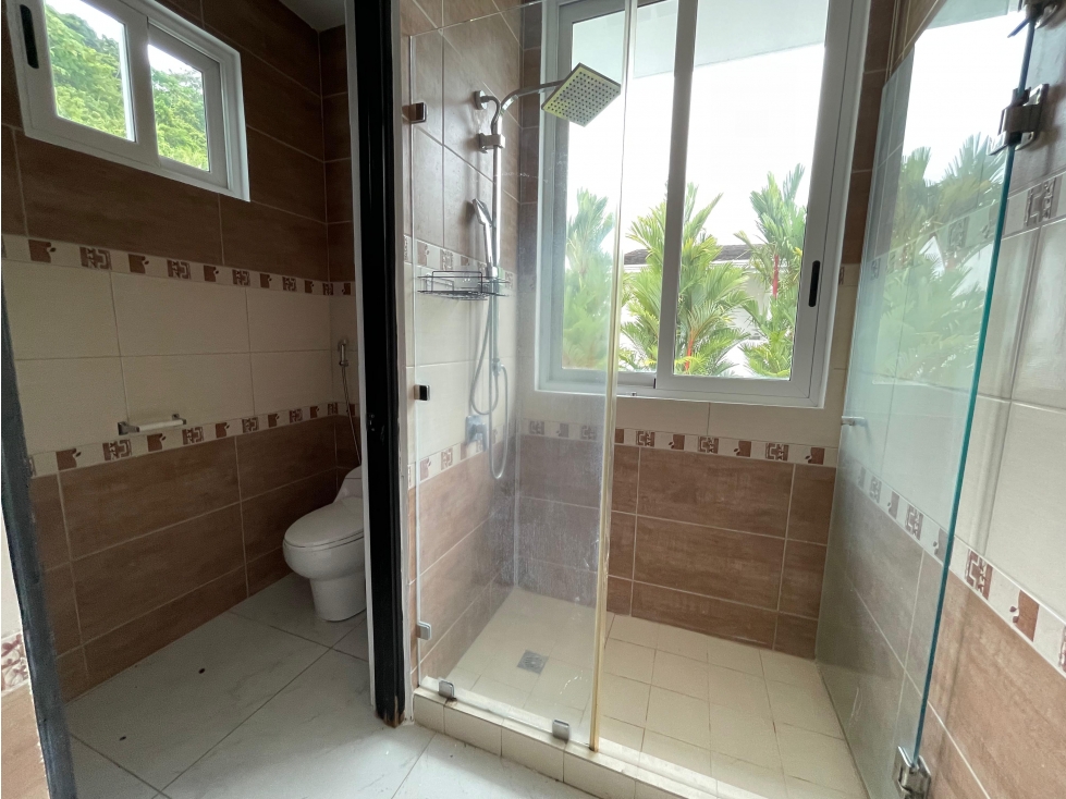 SE VENDE CASA EN ALTOS DE PANAMÁ PH HORIZONTES CON TERRAZA Y PATIO — foto 6