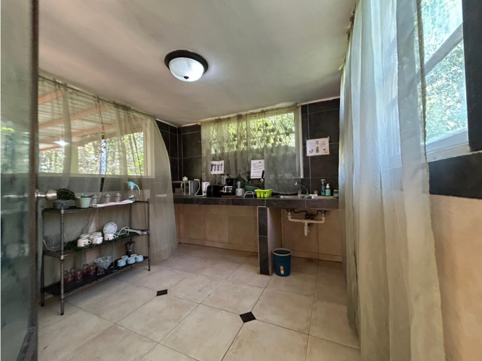 SE VENDE FINCA CON 4 CABAÑAS Y 2 CASAS EN CERRO AZUL DE 1055M - 6