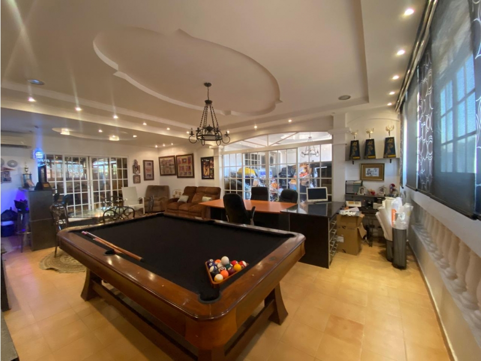 SE VENDE CASA 250M EN SAN ANTONIO CON TERRAZA Y DEPOSITO CERCADA — foto 6