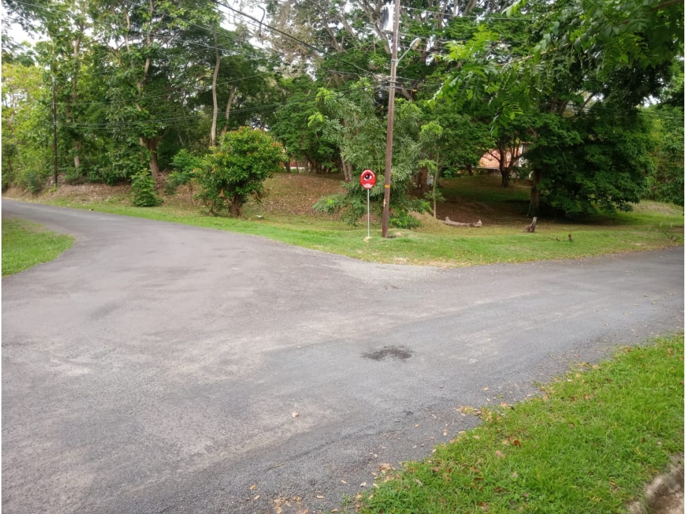 TERRENO DE ESQUINA / SAN CARLOS / COSTA ESMERALDA / 1000m2 - 6