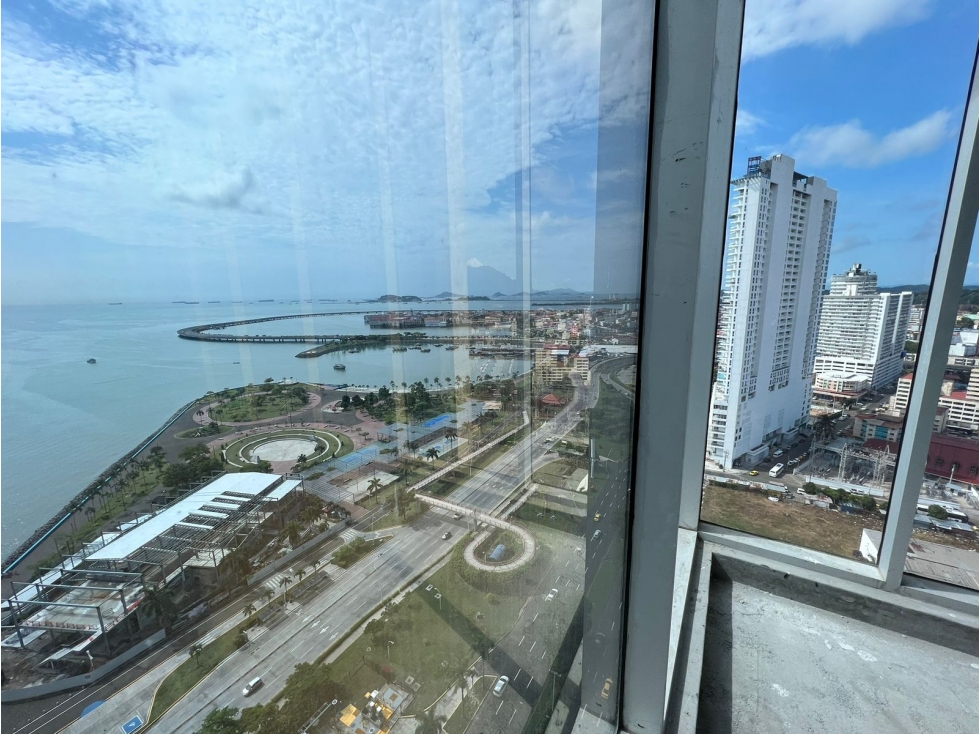 SE VENDE OFICINA AVE. BALBOA TORRE BOC INTERPLUS 166M 3 PARKING YG — foto 6