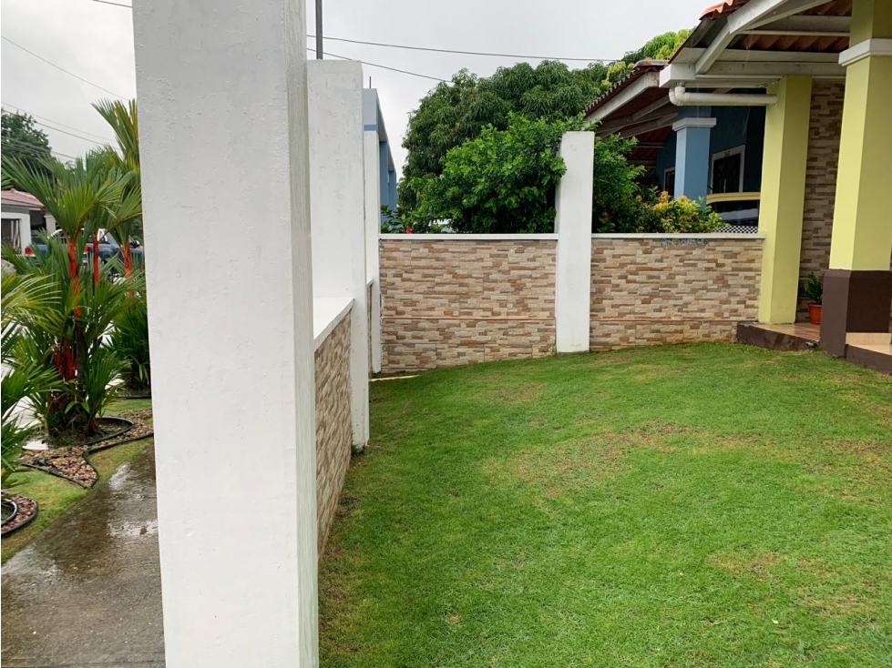 SE VENDE CASA EN ARRAIJAN URB. PLATINIUM PARK 220 M2 CON TERRAZA