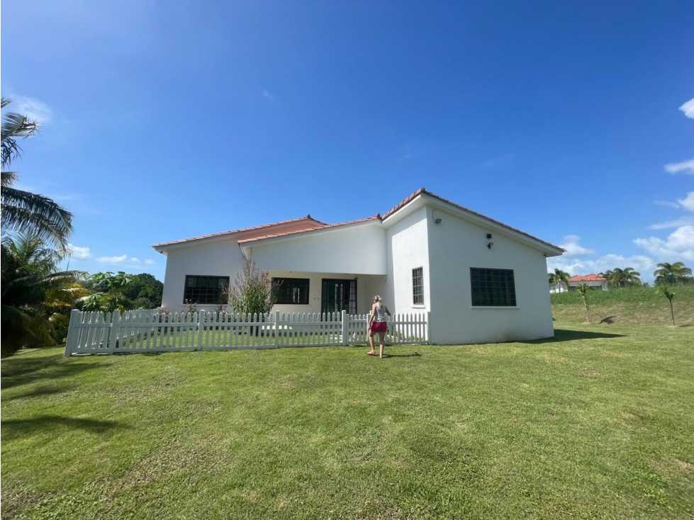 SE VENDE CASA EN SAN CARLOS HACIENDA PACIFICA 1500M2 AMPLIO JARDIN