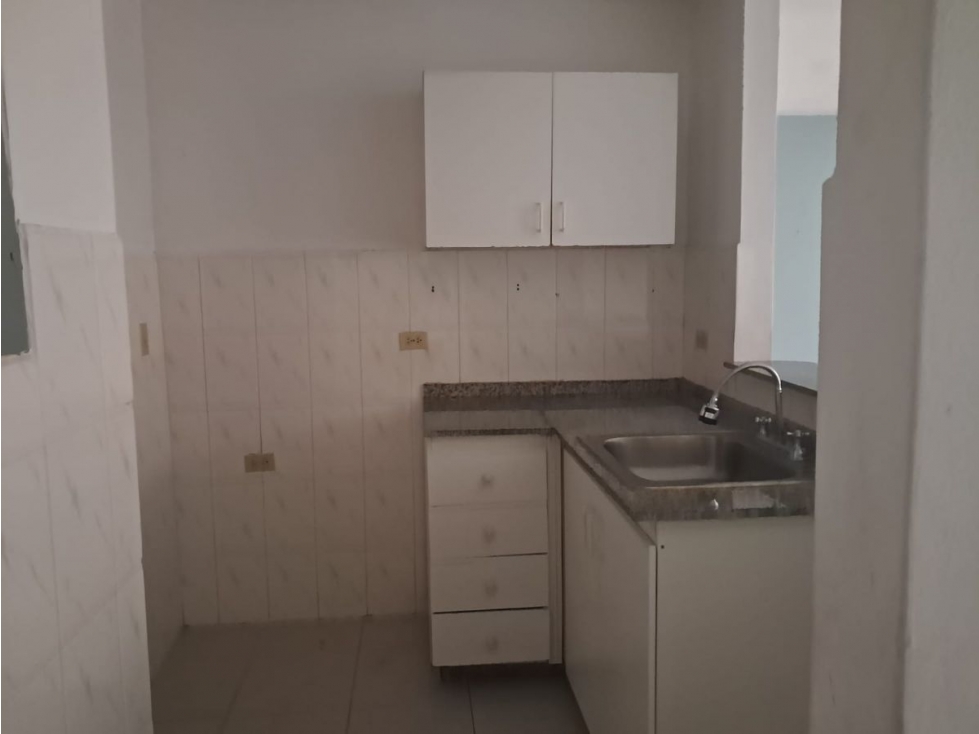 LLANO BONITO / VIA PRINCIPAL JUAN DIAZ / 68 M / 2 HABITACIONES — foto 4