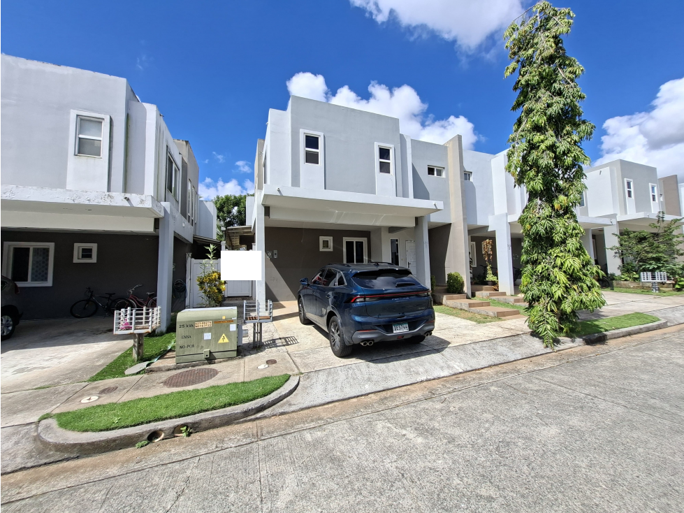 BRISAS DEL GOLF / VICTORIA / 200M / 3 HABITACIONES / PATIO / DUPLEX