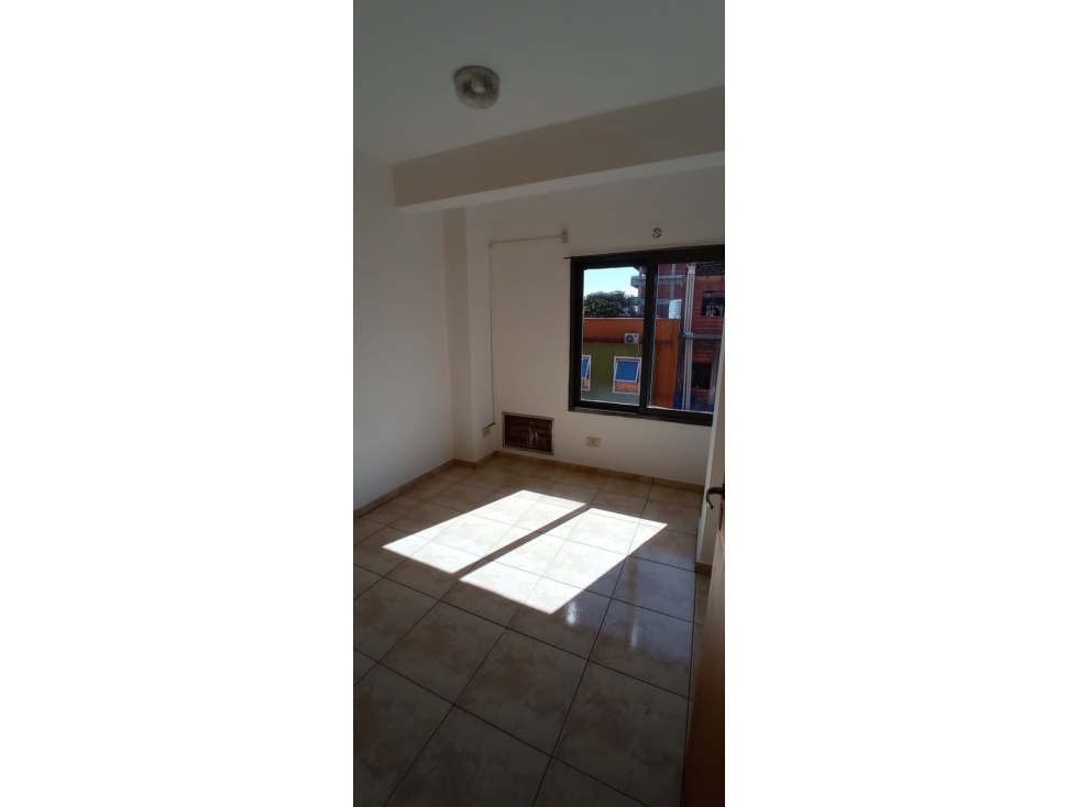 Oficina externa muy luminosa en esquina céntrica Bolívar y San Luis - 5