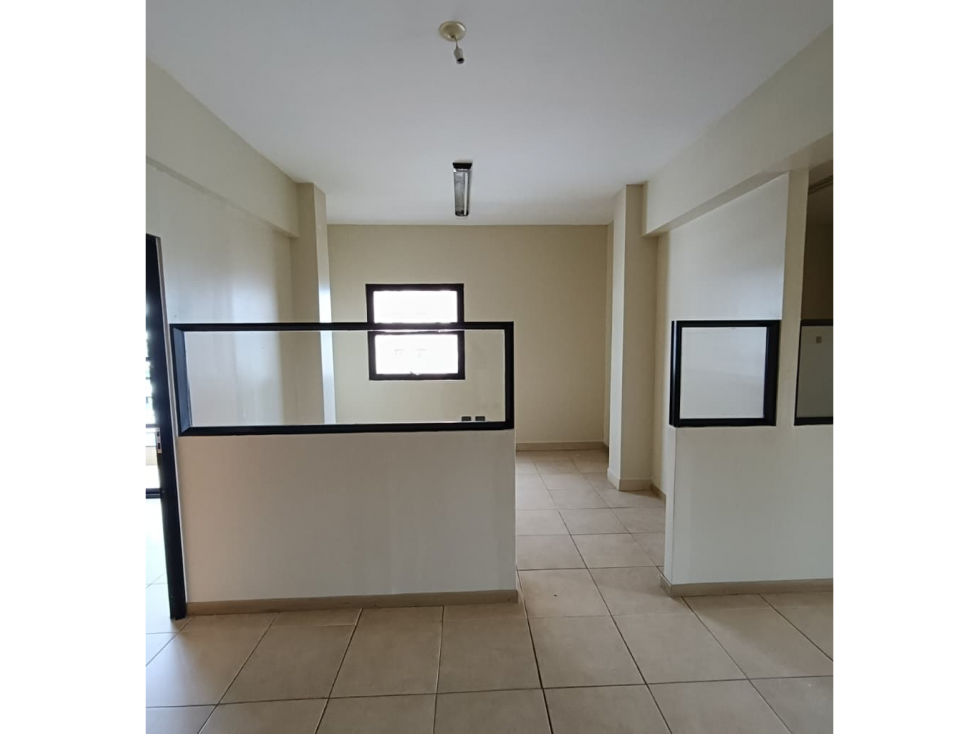 Oficina céntrica de 100 m² con privados en 4° Piso Balcón al frente - 5