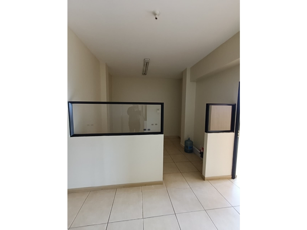 Oficina céntrica de 100 m² con privados en 4° Piso Balcón al frente - 4