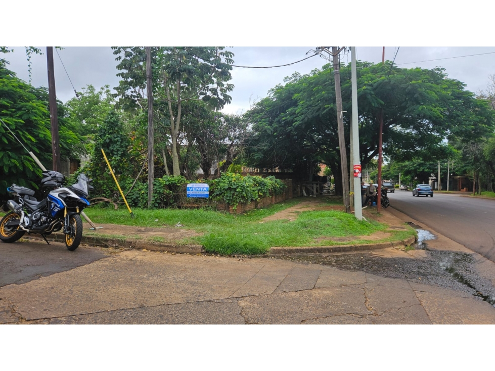 VENTA - Terreno sobre Avenida en esquina - 2