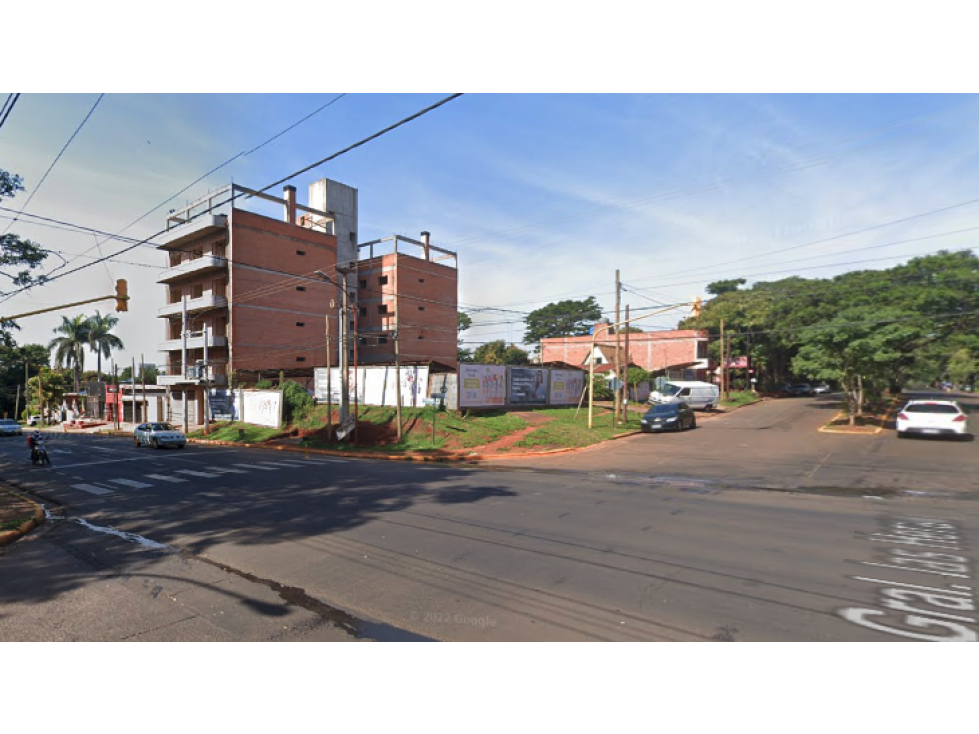 VENTA TERRENO sobre avenida y en esquina - 2