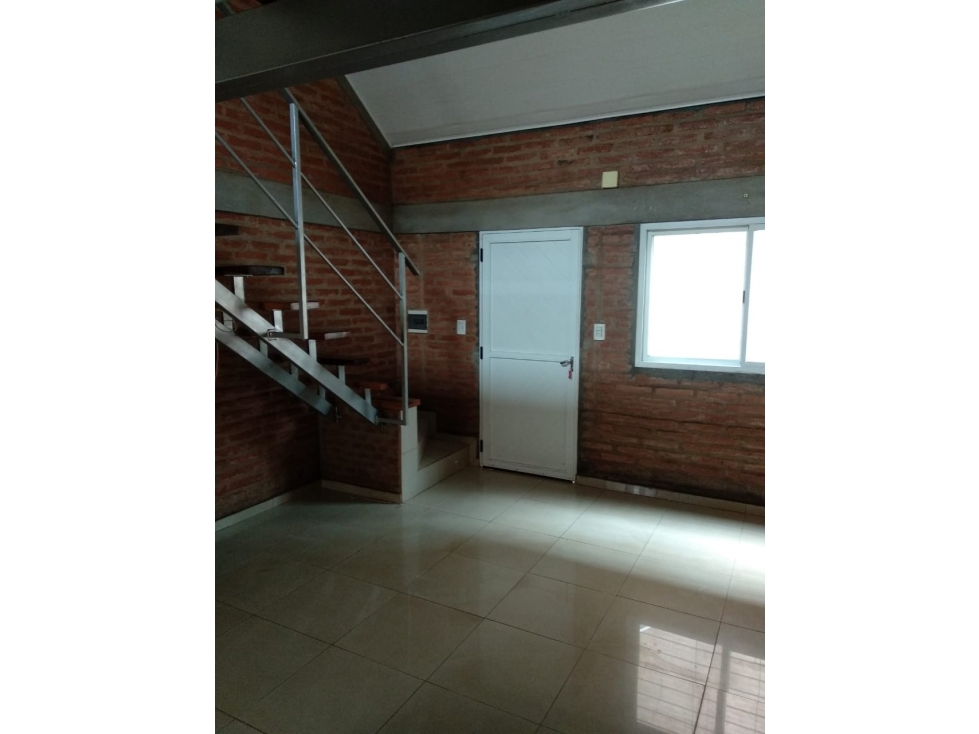Departamento tipo Dúplex con patio y parrilla - 3