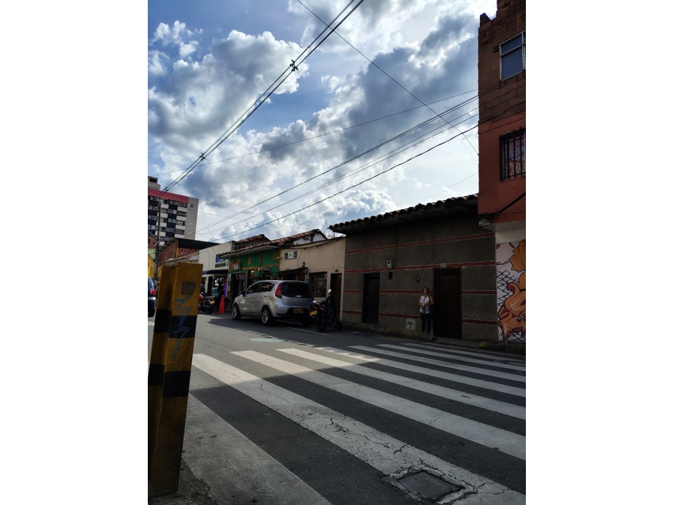 REMATE *CASA LOTE PRIMER PISO* BELLO MANCHESTER. AREA: 200 M2. — foto 3