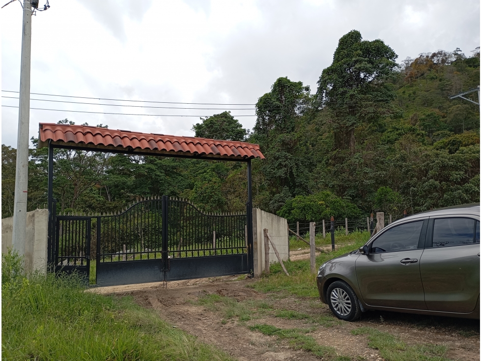 LOTE SE VENDE MESITAS DEL COLEGIO - 2