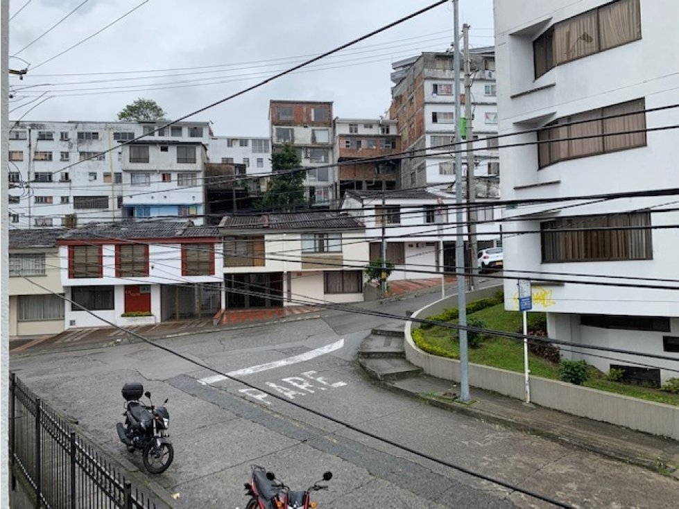 Casa 2 alcobas y estudio Alta Leonora Manizales