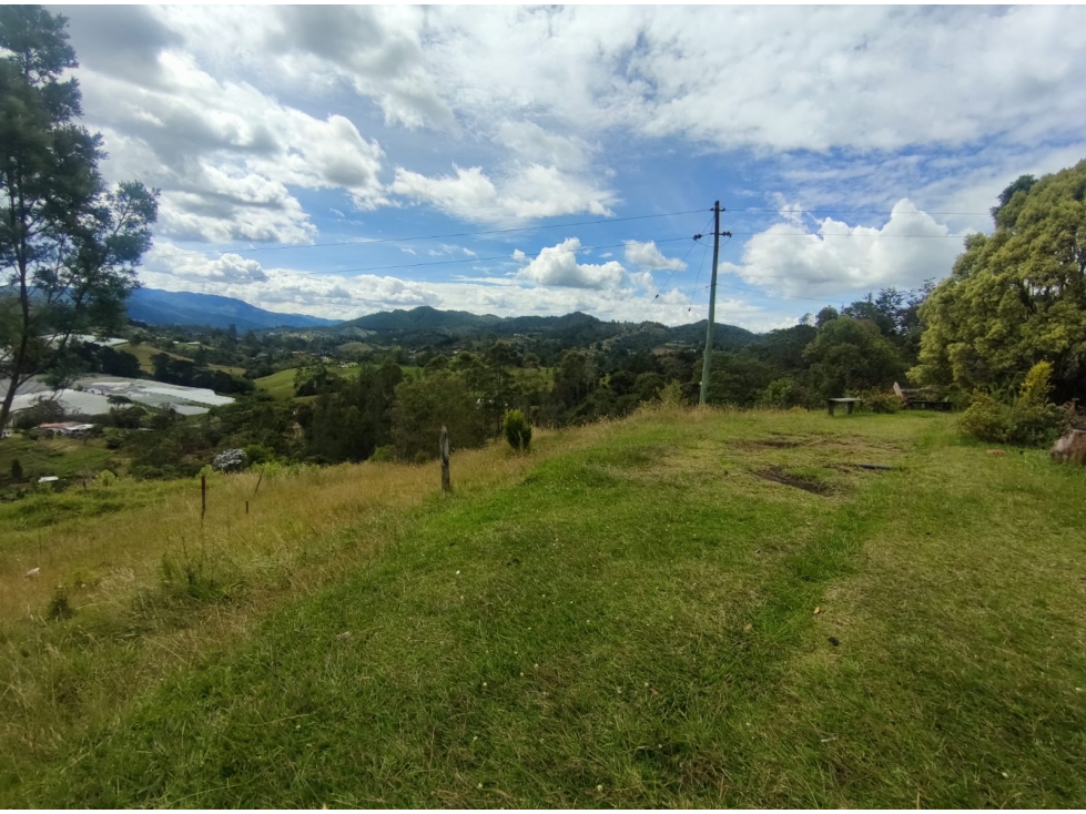 Lote con topografía mixta en venta en El Retiro Vereda Pantanillo