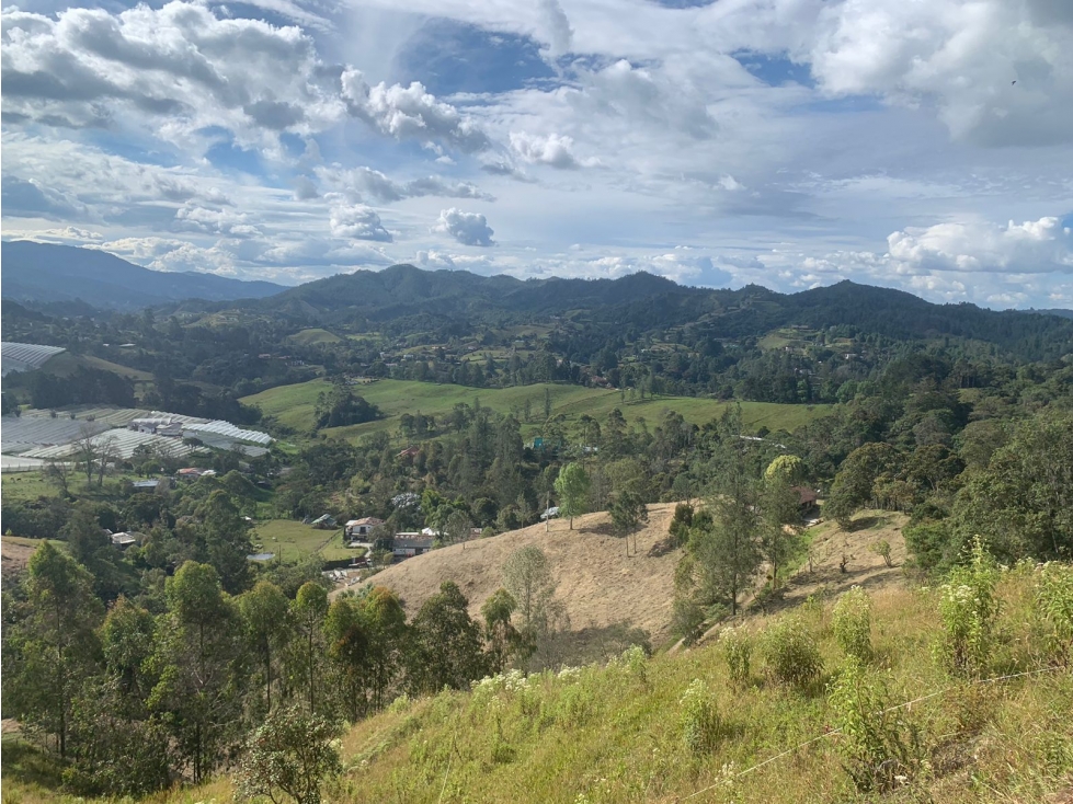 Lote con topografía mixta en venta en El Retiro Vereda Pantanillo