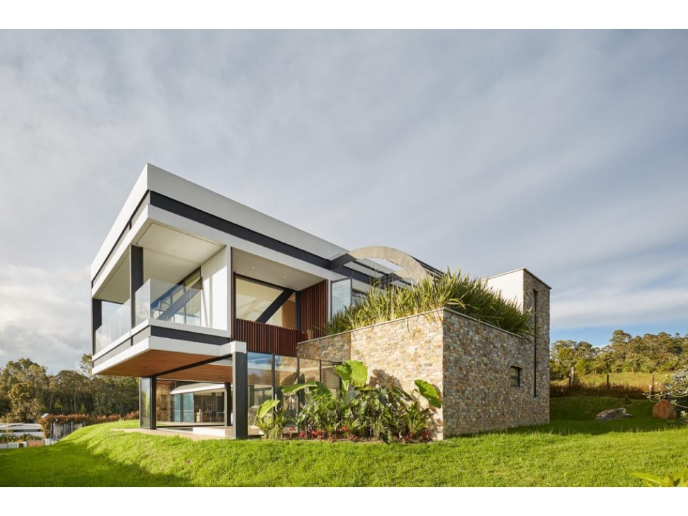 Casa en venta en Envigado sector Mall Indiana