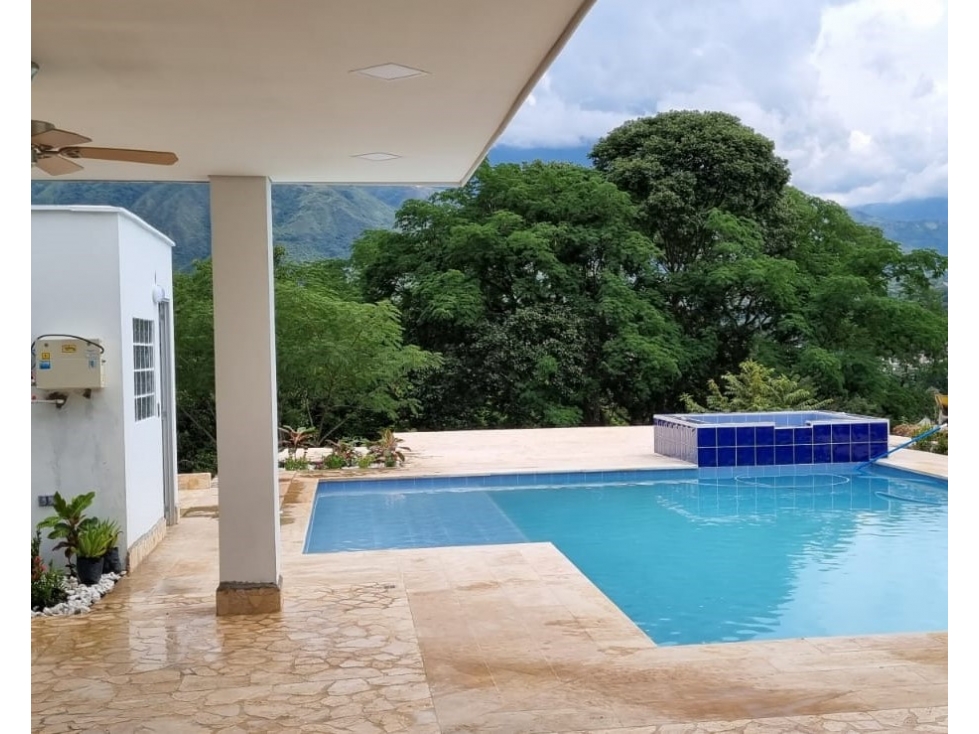 Casa en venta con piscina en San Jerónimo