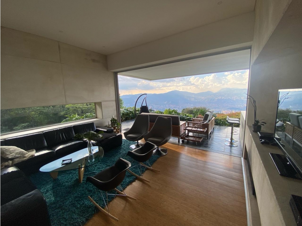 Casa rodeada de verde en El Poblado — foto 5