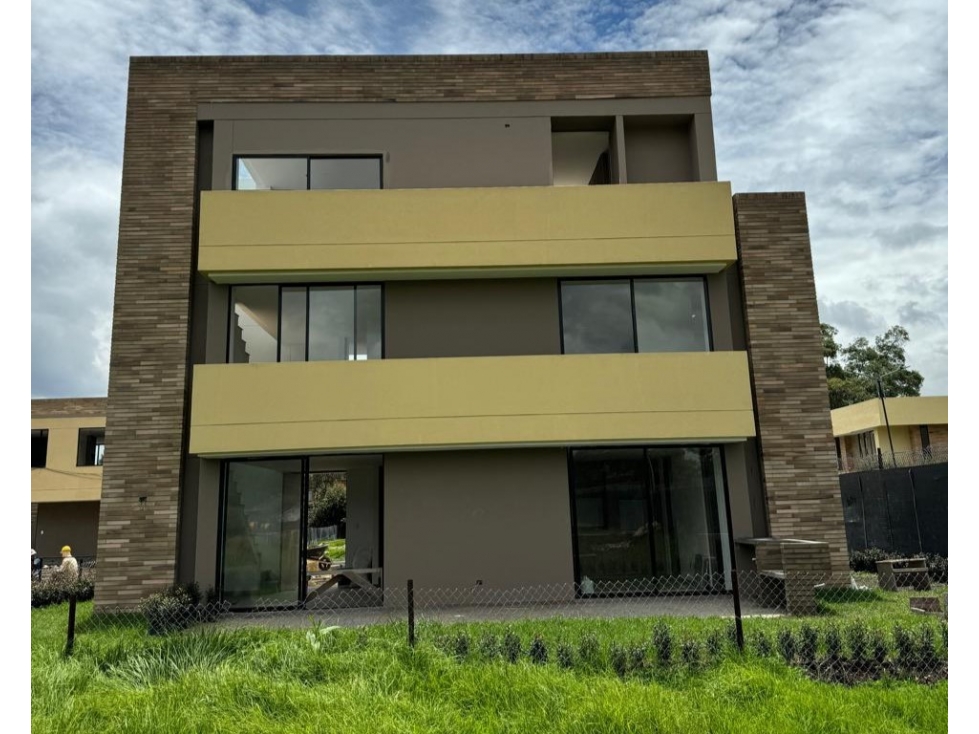 Casa para estrenar en venta en Chía