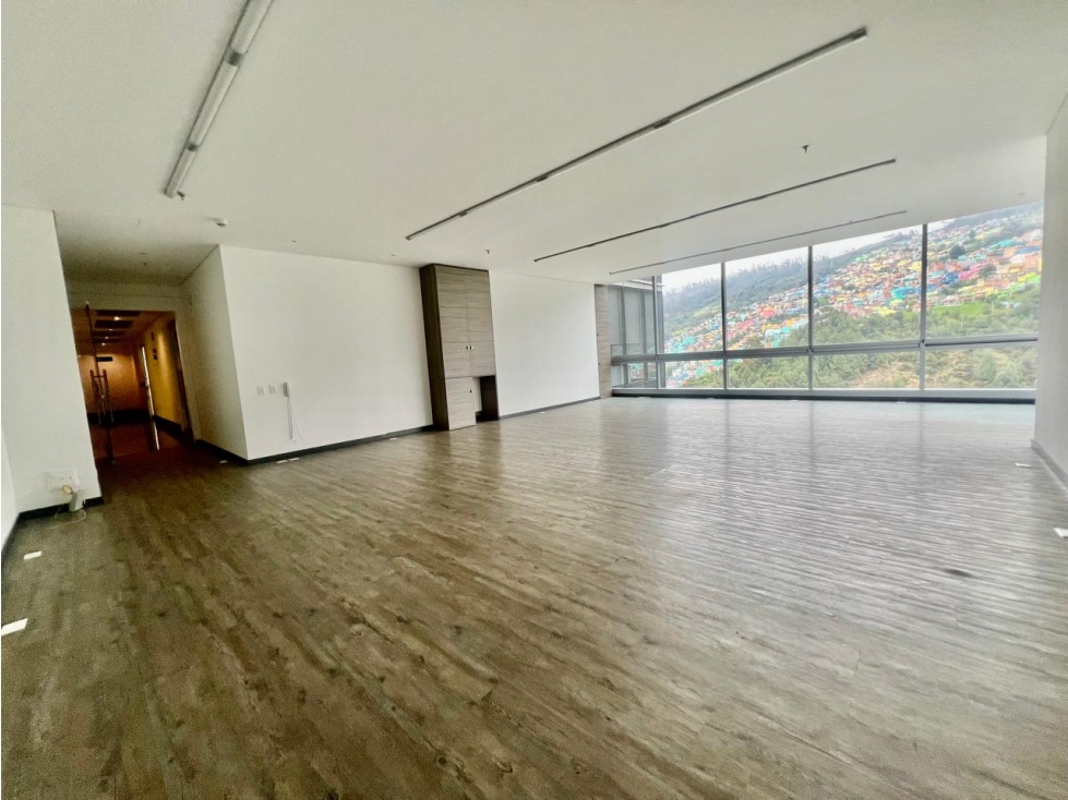 Oficina en venta/arriendo en Usaquén