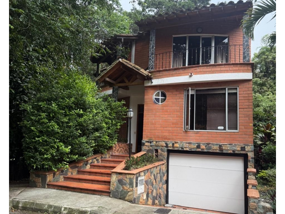 Casa de tres niveles en venta en Sabaneta, San José