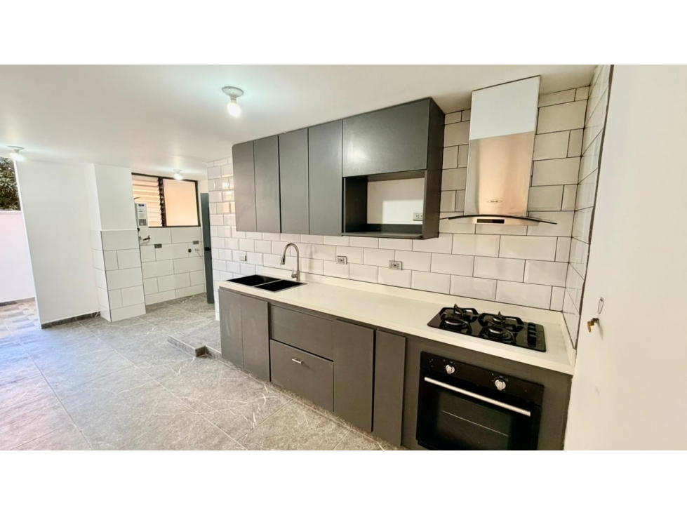 Apartamento en venta en Laureles, Santa Teresita